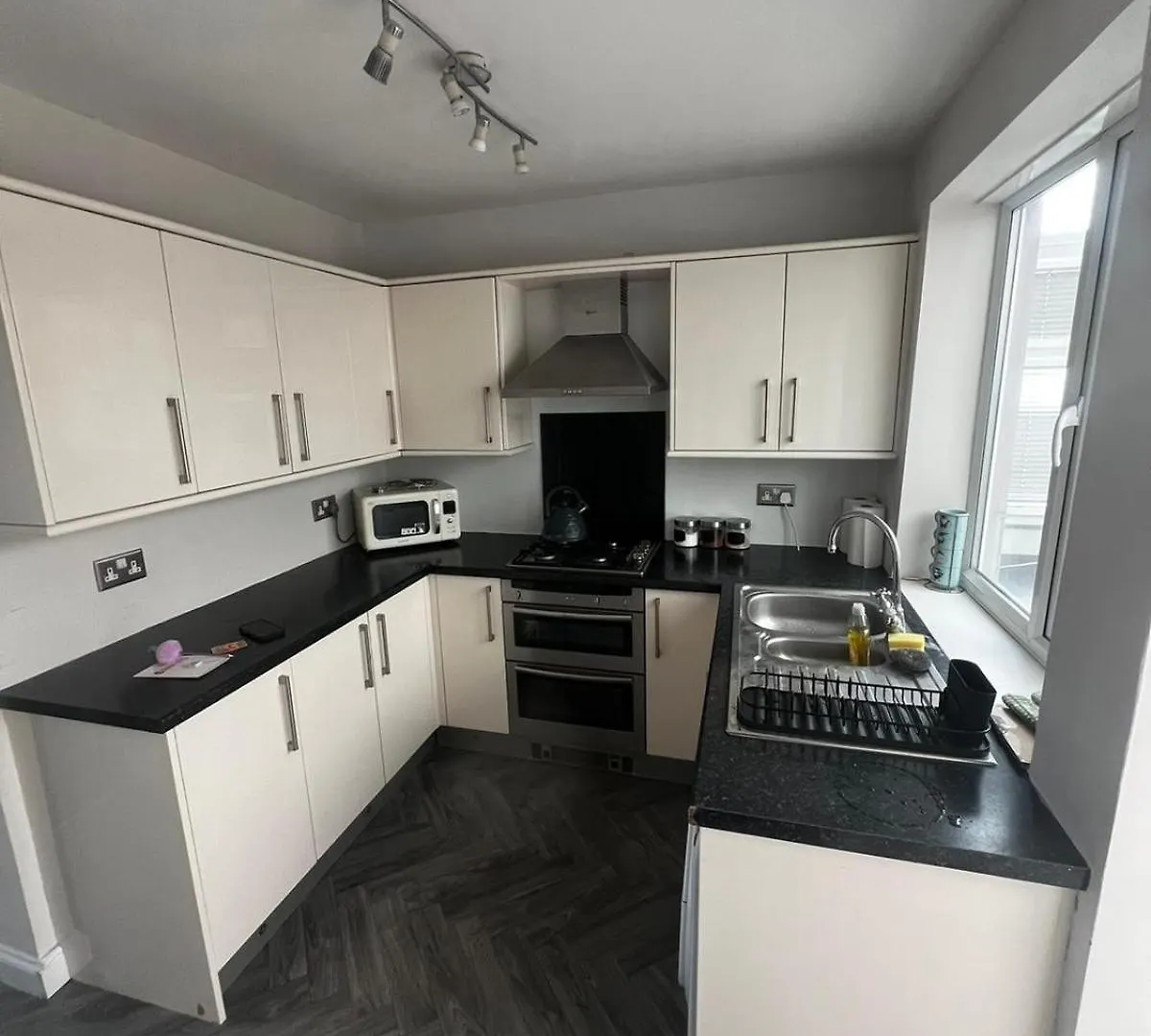 Spacious 3 Bed House, Garden And Parking Sleeps 5 Belvedere Holiday home